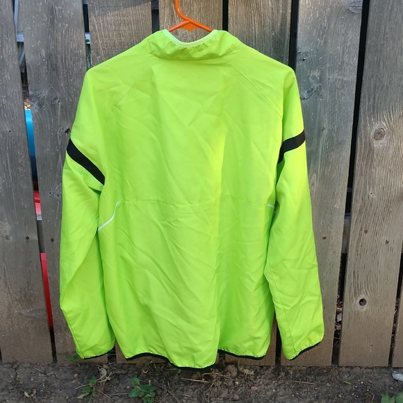 Barcelona Soccer Jacket M Green/Black High Visibility FCB - Picture 5 of 6